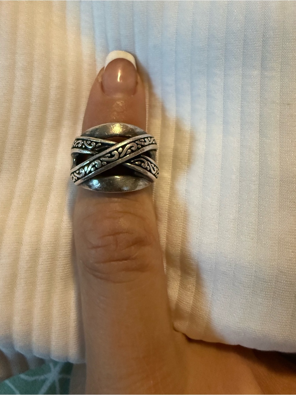 Intricate Crossed Band Ring in Silver - Women’s Fashion Ring